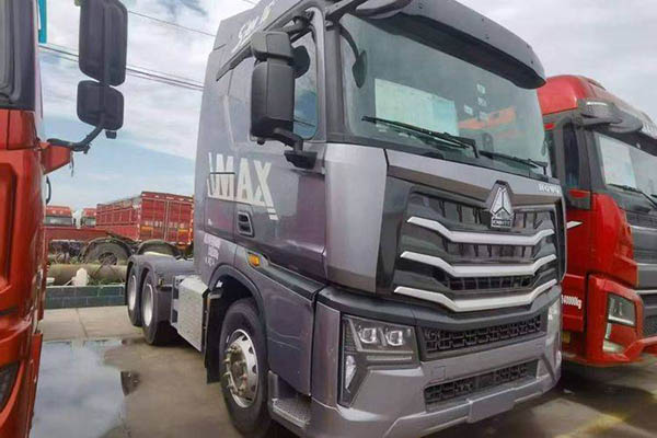 Sinotruk HOWO Max heavy-duty truck, 480 hp, 6x4 AMT automatic transmission, used Weichai tractor truck for sale