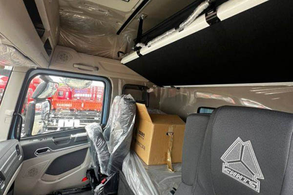 Used Sinotruk HOWO TS7 Classic Edition 6.9L Diesel 290HP 4X2 10-speed 9.6m Box Truck for sale