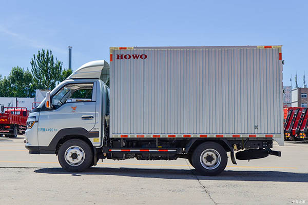 Sinotruk HOWO light truck Xiaoshuai in China