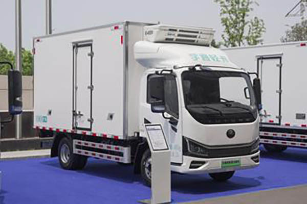 Yutong Light Truck T5 C Series 4.08m Pure Electric Refrigerated Truck 100.46kWh in China