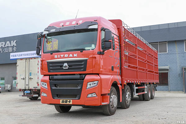 Sinotruk SITRAK G7 truck