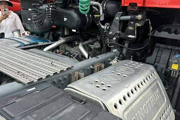 Sinotruk HOWO TH7 heavy-duty truck, 510 hp, 6x4 dual-drive, used Sinotruk tractor in China