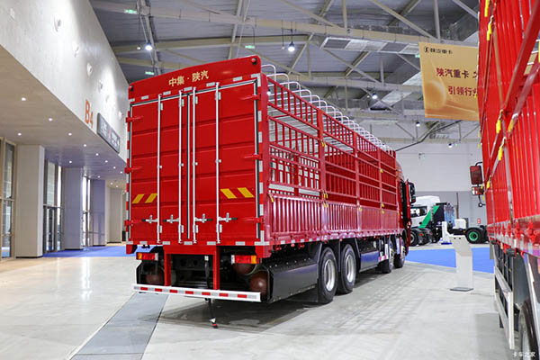 sale Shacman Delong X5000S Classic Edition 480HP 8x4 9.5m CNG Automatic Stake Truck