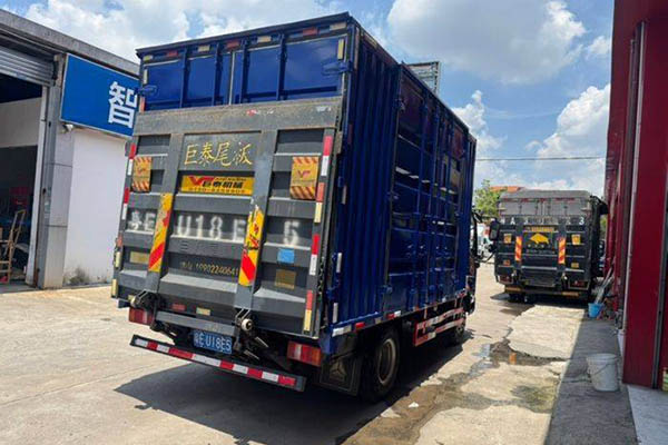 Sinotruk Haoman Pioneer H3 160hp 4x2 4.15m single-row van light truck. Yunnei Power used truck for sale