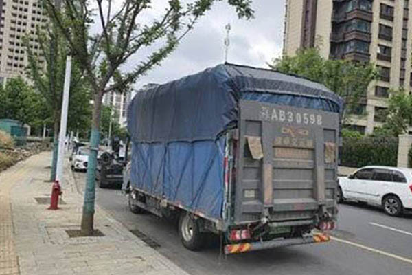Yutong T5 4.5T 4.2m single-row pure electric van light truck. Used electric truck. Electric cargo truck. in China