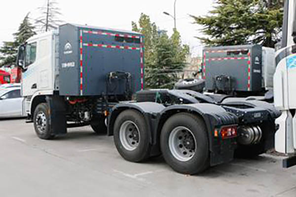 sale Yutong Heavy Truck 6X4 Pure Electric Semi-trailer Tractor