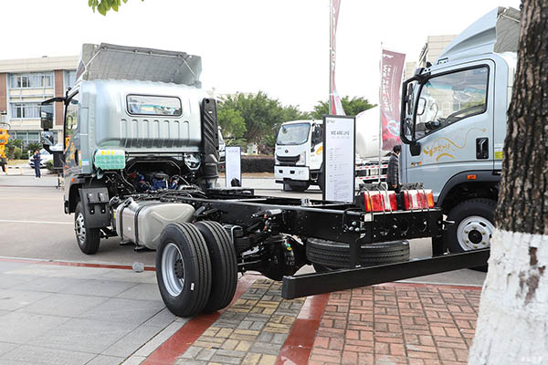 sale Sinotruk Haoman Niuqichongtian MAX truck