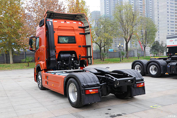 Shacman Delong H6000 Heavy Truck 430HP 4X2 Tractor (National VI) in China