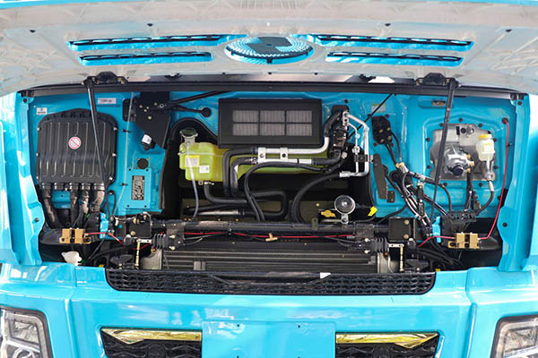 sale Shacma Cummins Longxiao Lightweight Classic Edition 500HP 6X4 LNG Tractor