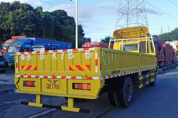 sale Sinotruk Haohan J5G medium truck, lightweight version, 180 hp, 4x2, 6.75m flatbed truck, used MAN truck