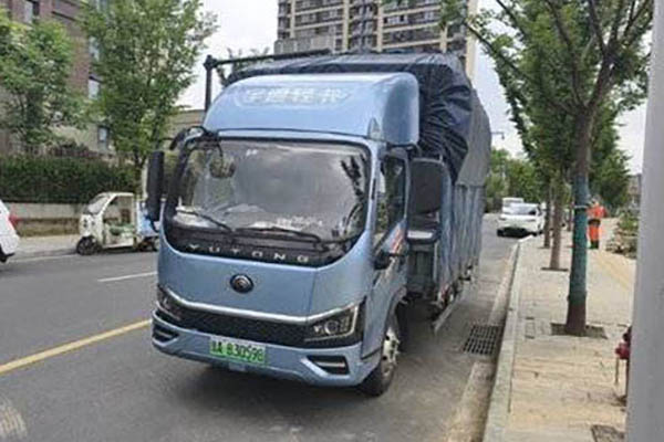 Yutong T5 4.5T 4.2m single-row pure electric van light truck. Used electric truck. Electric cargo truck.
