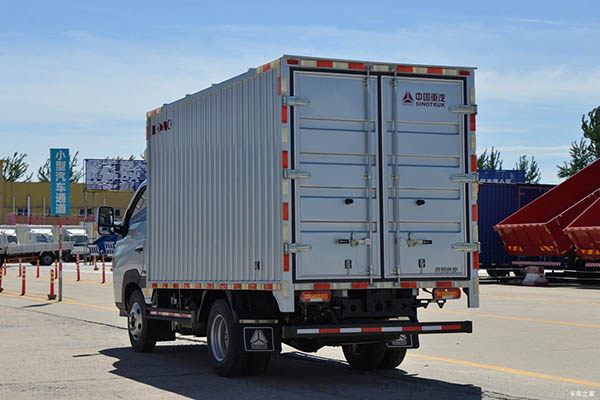 sale Sinotruk HOWO light truck Xiaoshuai
