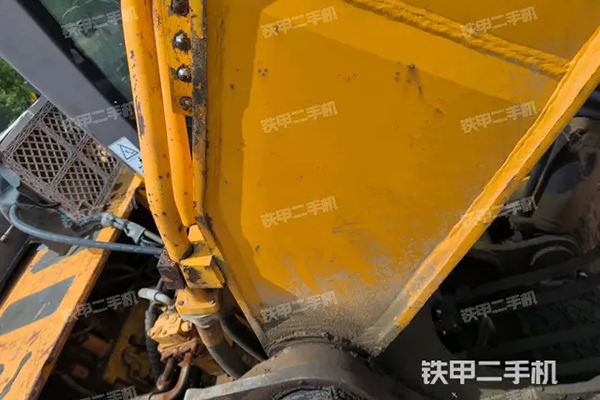 Sany SY215C excavator in China
