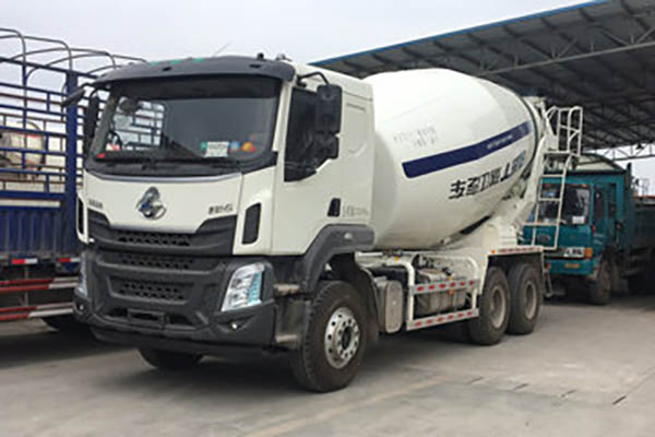 sale Dongfeng Liuzhou Motor Chenglong H5 350HP 6X4 4.2m3 concrete mixer truck