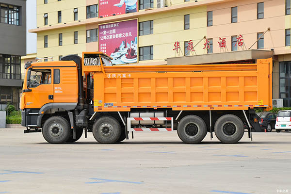 Shacman Delong M3000S Urban Construction Standard Edition 400 HP 8x4 6.8m Dump Truck (China VI) in China