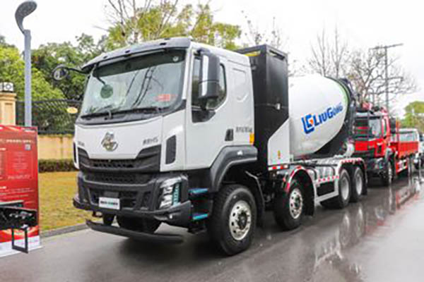 Dongfeng Liuzhou Motor Chenglong H5 8x4 pure electric concrete mixer truck 281.91kWh