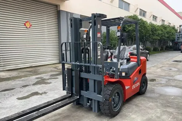 good Cpcd30 Heli Forklift Diesel Electric Kubota Isuzu Engine Euro III CE EPA