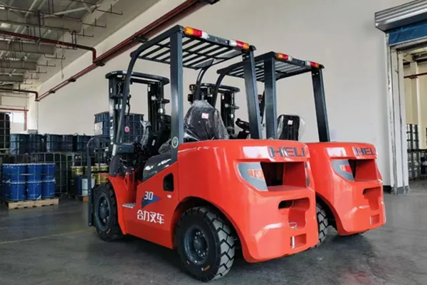Hot Sales Pneumatic Tires and Solid Tire Diesel Forklift Cpcd30 Heli Forklift 3 Ton Diesel Forklift Truck for sale