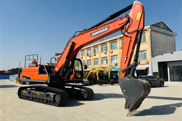 22t Sany Doosan Used Dh225LC-7dh225lca Small Mini Second Hand Crawler Hydraulic Excavator From Korea in China