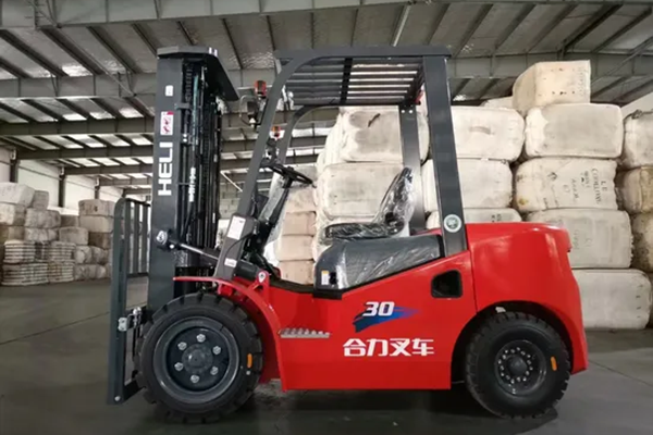 good Hot Sales Pneumatic Tires and Solid Tire Diesel Forklift Cpcd30 Heli Forklift 3 Ton Diesel Forklift Truck