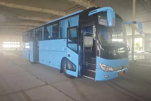 National Emission Standard V Yutong 6119 003 Luxurious Comfortable Used Shuttle Bus for sale