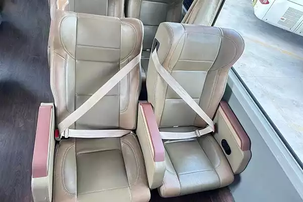 sale Yutong 6119 001 Used Comfortable Luxury Bus with Brand New Tires for The Entire Vehicle