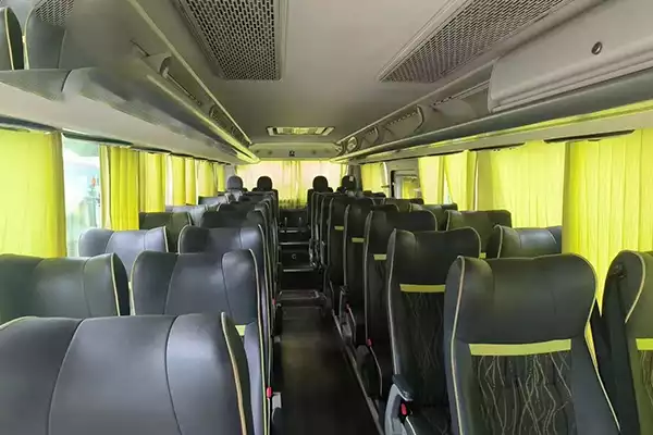 sale Yutong 6907 002 Yuchai Engine National Emission Standard V Used Coach Bus