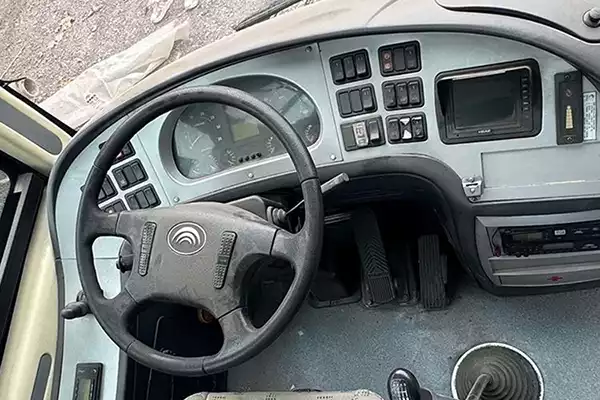 Yutong Coach Bus for Sale 55 Seats Passenger Sleeper Rhd Diesel Fuel Automatic Manual Transmission E in China