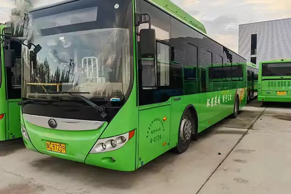 Customizable Color Seats Yutong 6120 002 CNG Steam Electric Hybrid Used Coach Bus in China