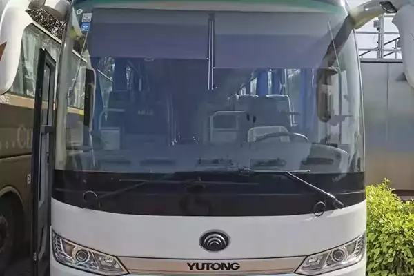 Diesel Passenger Transportation Chinese 56 Seats Yutong Coach Bus in China