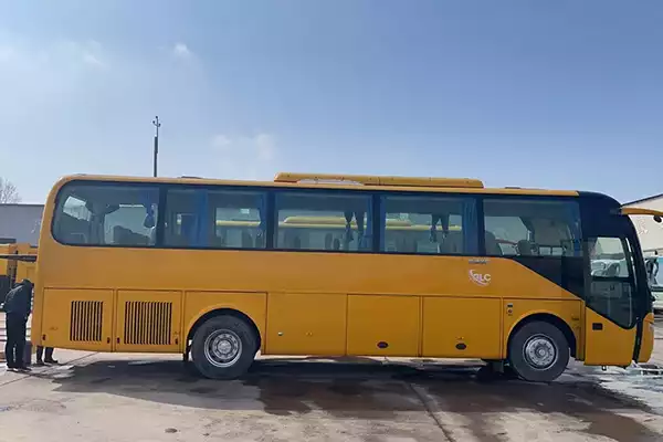 53 Seats Sliding Window Coach 11m Sightseeing Passenger Bus Used Yutong Passenger Bus for Sale in China