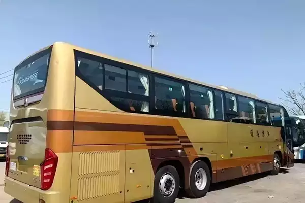 Diesel Passenger Transportation Chinese 56 Seats Yutong Coach Bus in China