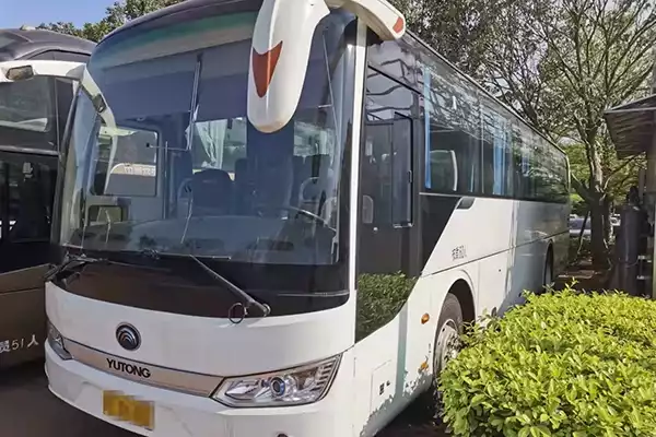 Diesel Passenger Transportation Chinese 56 Seats Yutong Coach Bus