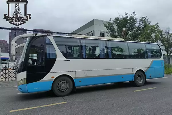 Yutong 6100 002 Blue Used Tourist Bus with Adjustable Luxury Leather Seats for sale
