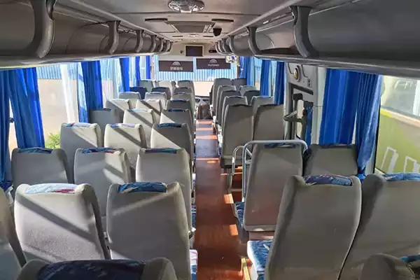 Diesel Passenger Transportation Chinese 56 Seats Yutong Coach Bus for sale