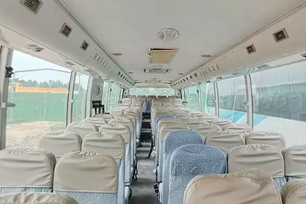 Yutong 6121 007 Secondhand Rear Engine Tourist Bus for Enterprise Shuttle Bus in China