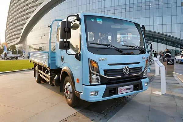 Dongfeng Duolika D6: 170 HP 2.5L Light Truck Built for High-Efficiency Transport