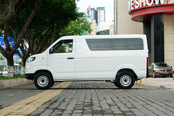 Kairui Finless Porpoise E5 Economy Edition - 36.8kWh 7-seater in China