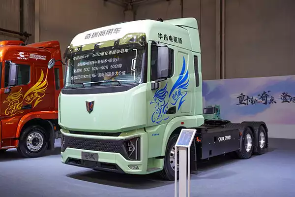 Electric Phoenix 6x4 pure electric tractor unit, CATL 600.92kWh