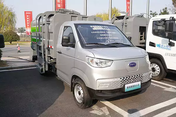 Chery X3 4X2 Pure Electric Hook-Loading Garbage Truck in China