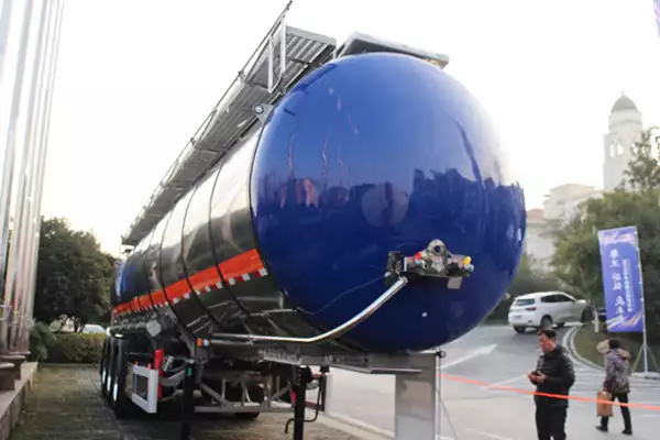 CIMC Ruijiang 43 cubic meter flammable liquid tank semi-trailer for sale