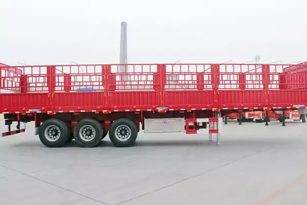 Dayun 13-meter flatbed semi-trailer with flower-shaped railing for sale