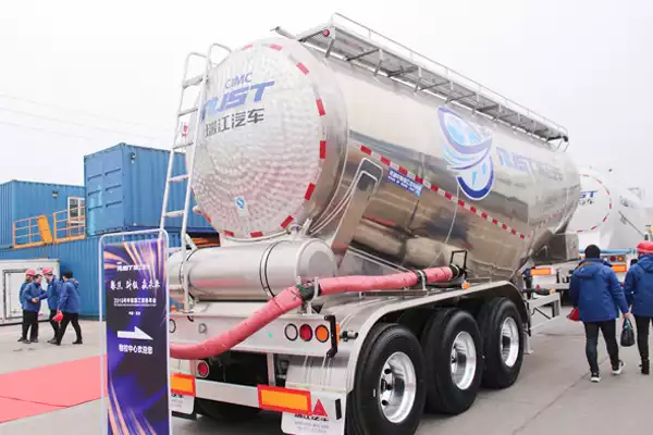 CIMC Ruijiang 38 cubic meter all-aluminum alloy powder tank semi-trailer