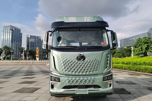 Chenglong H5V LNG Tractor: Efficient, Clean, and Powerful Heavy-Duty Transport Solution